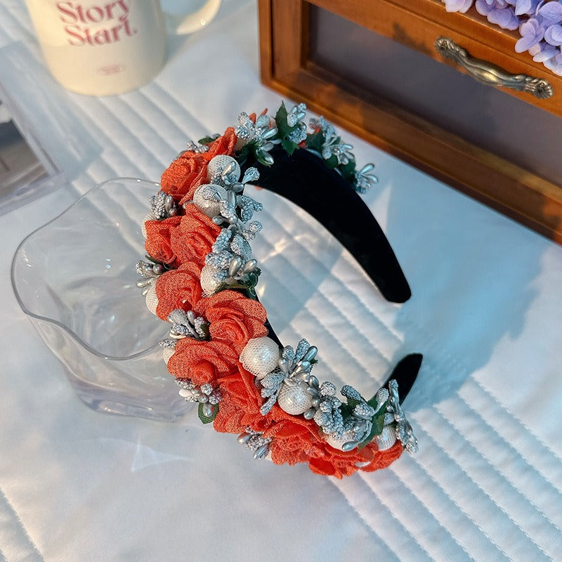 Diadème en tissu baroque avec rose en perles