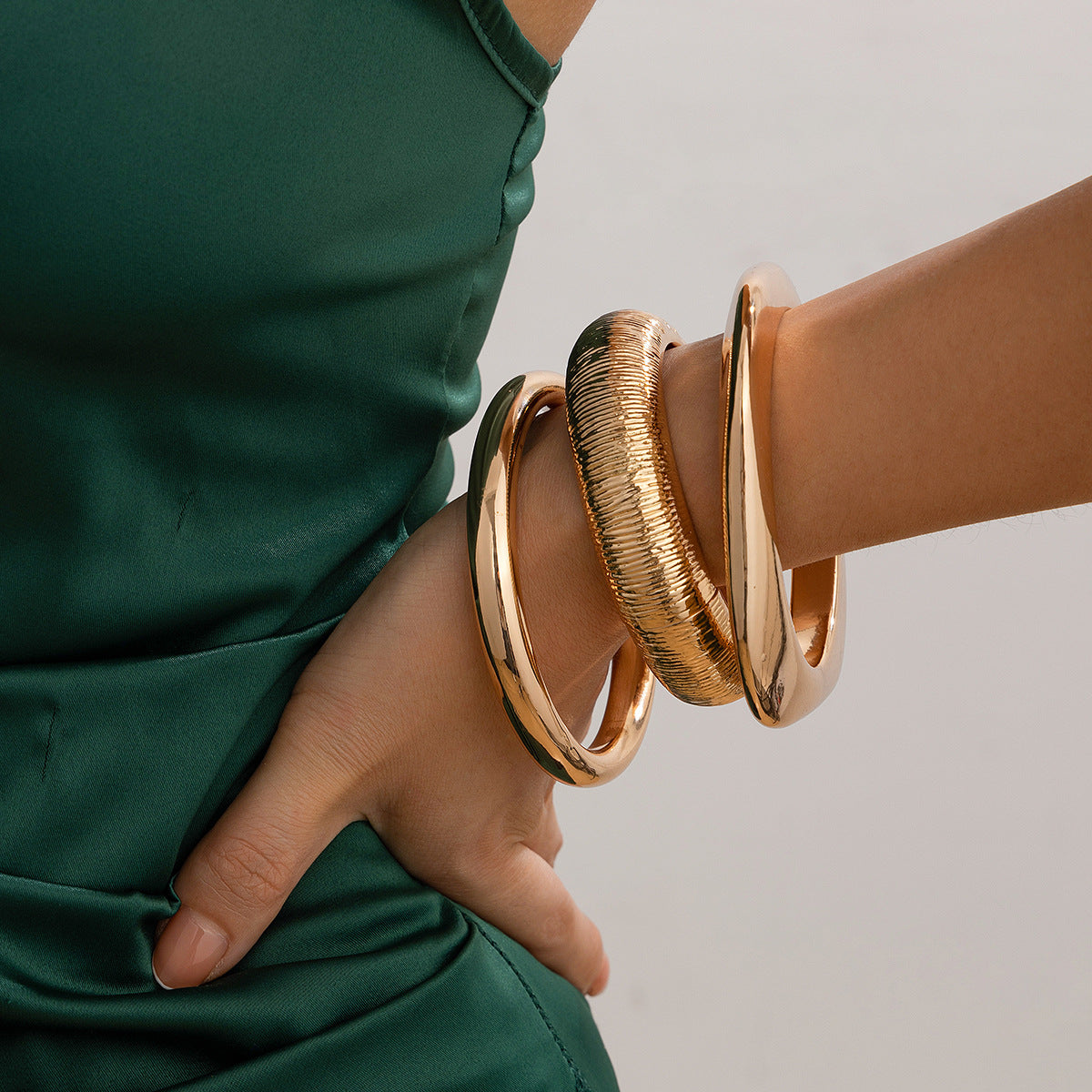Pulsera Geométrica Cuadrada de Anillo Circular Suave