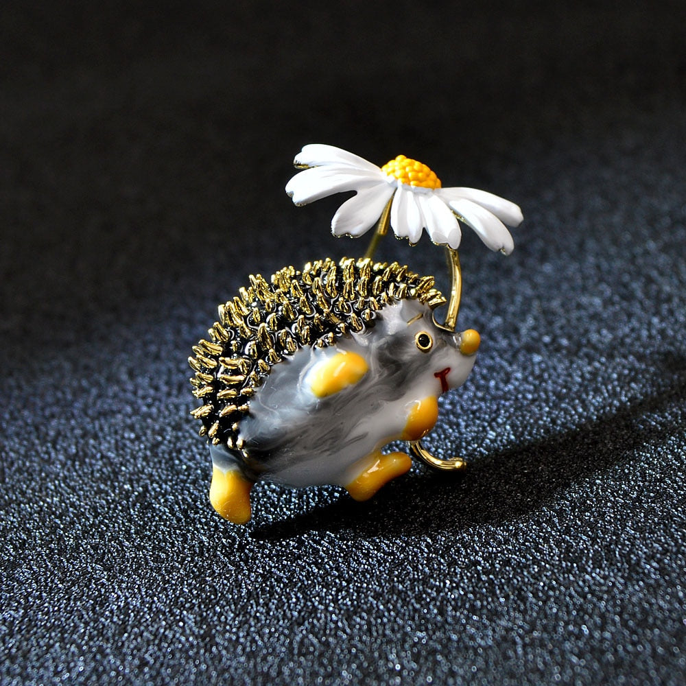 CINDY XIANG Cute Hedgehog Brooch Fashion Daisy Brooches For Women Animal Jewelry Funny Winter Design High Quality - Korvel