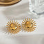 Pendientes de Stud de Sol de Acero Inoxidable Baño en Oro de 18K