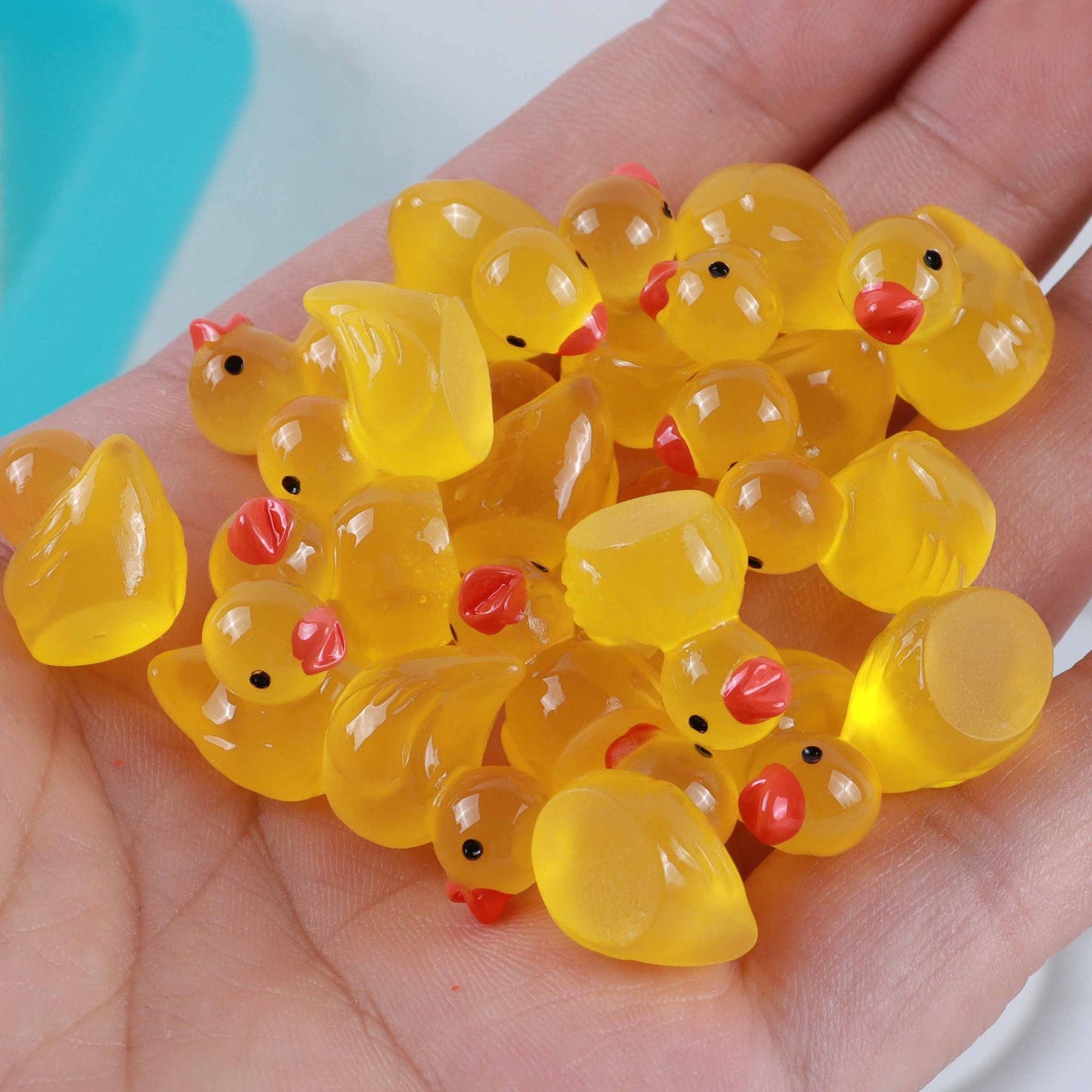 Resin luminous cartoon three-dimensional cute cartoon duck DIY car ornament keychain micro landscape hair clip decoration - Korvel