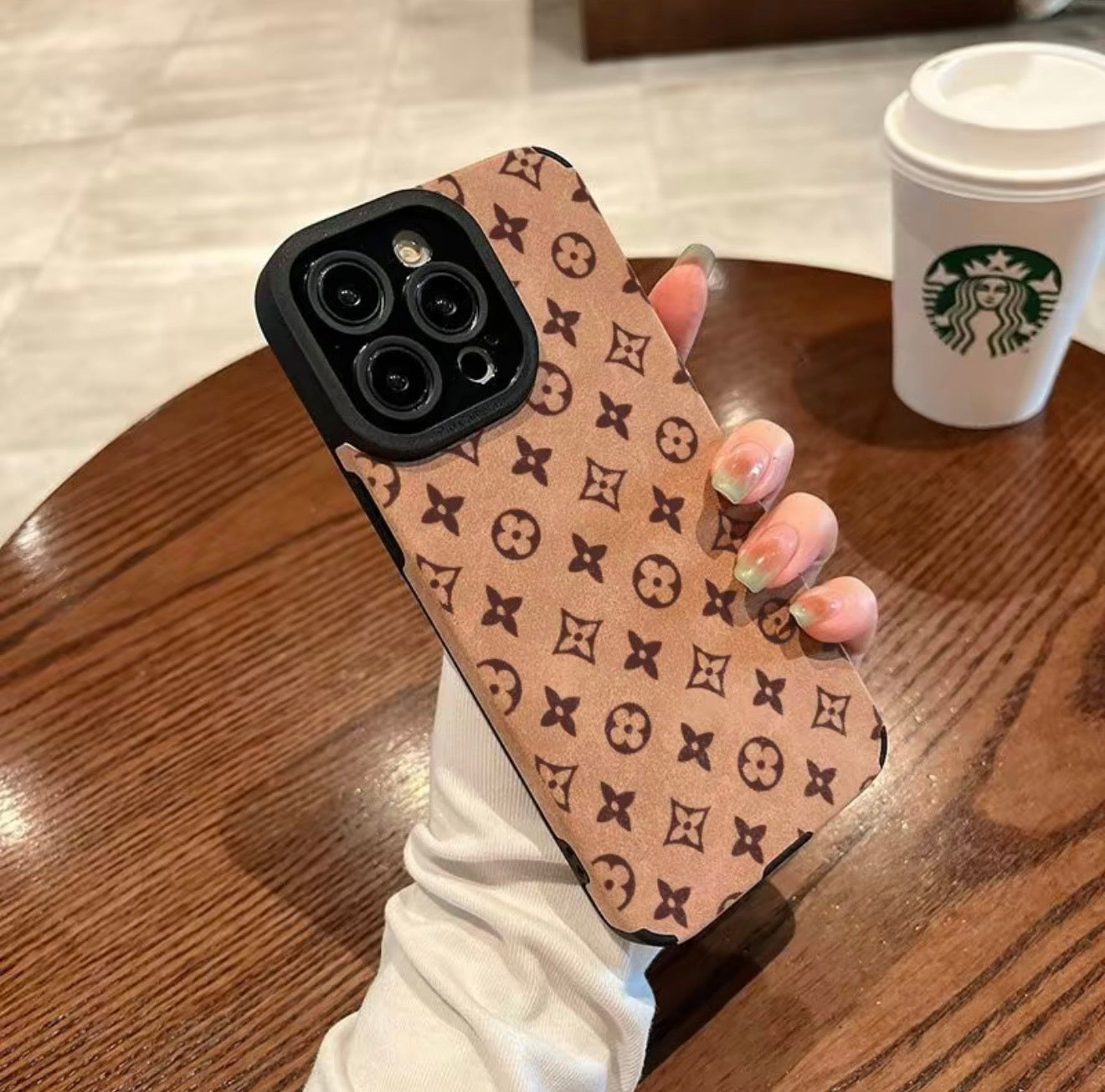 Coque de téléphone en fourrure Vintage Bloom