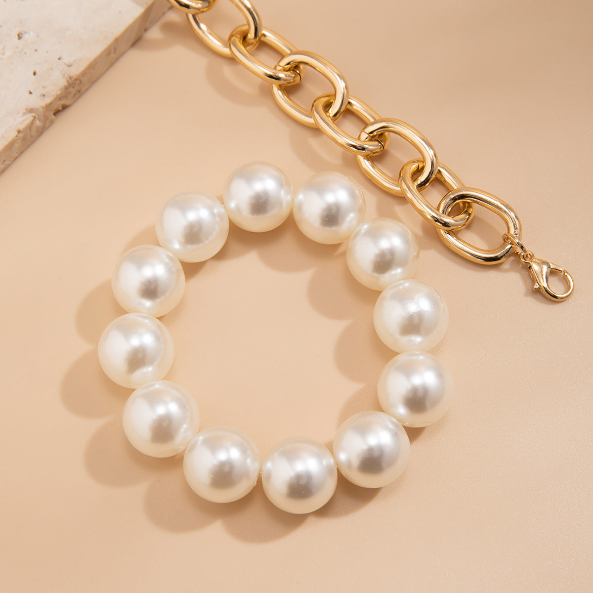 Hot selling geometric bead bracelet for women's fashion, exaggerated large round bead imitation pearl Bracelet - Korvel