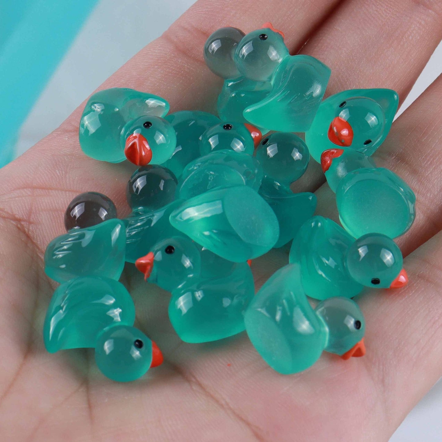 Resin luminous cartoon three-dimensional cute cartoon duck DIY car ornament keychain micro landscape hair clip decoration - Korvel