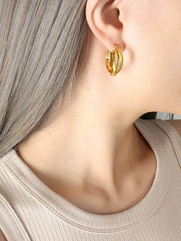 Boucles d'oreilles en titane personnalisées en forme de double U pour femmes