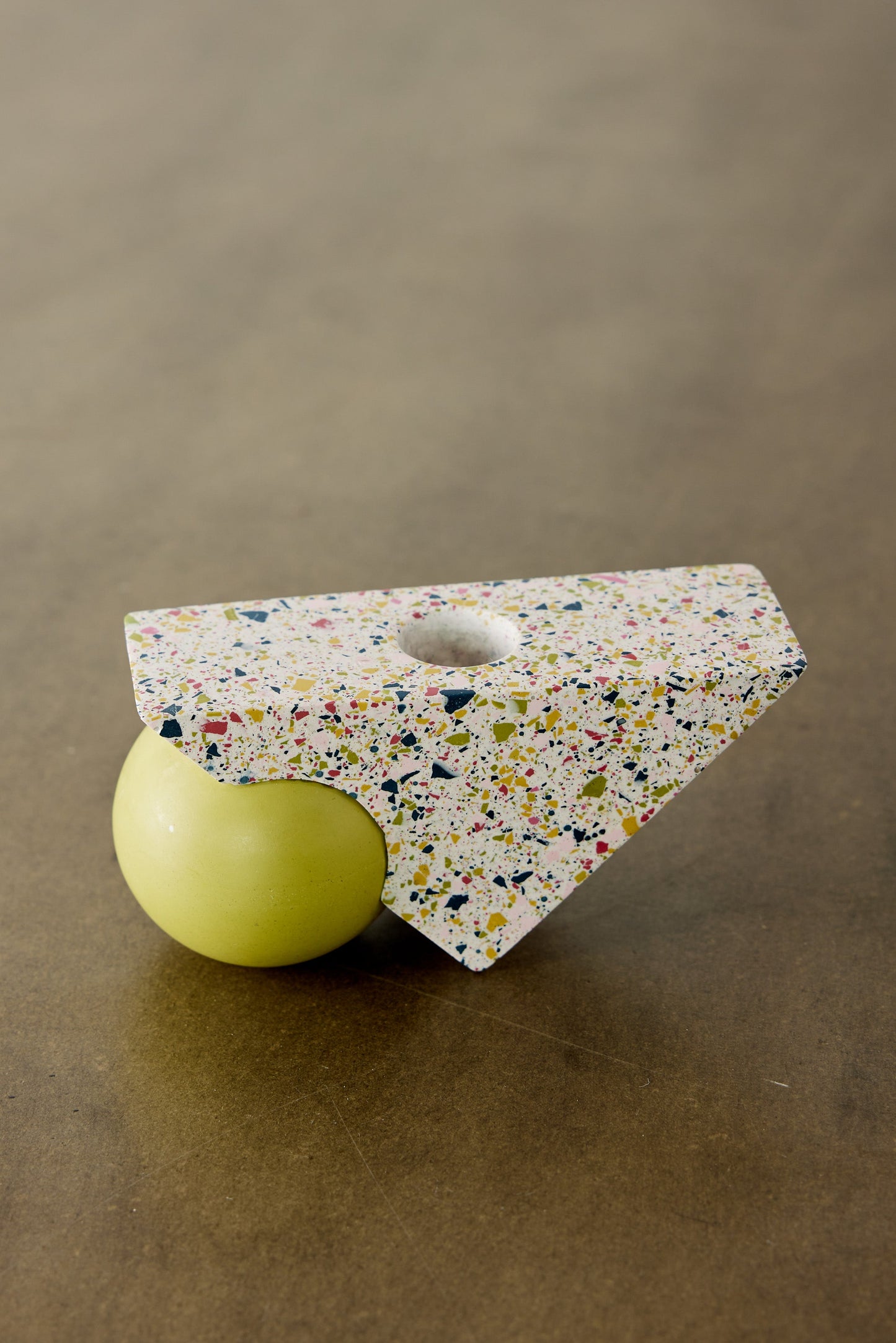 Support de bougie en terrazzo vert et rose Équilibre