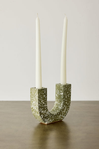 Soporte para Velas de Terrazzo en Forma de U de Oliva