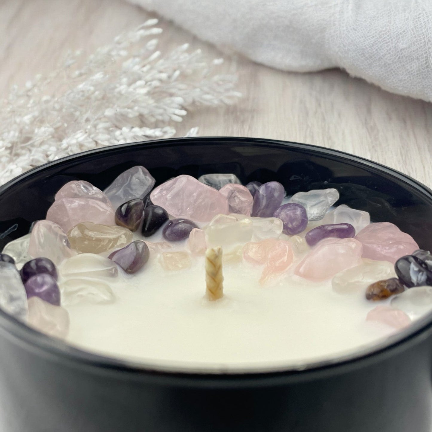 Aquarius Crystal Candle with Amethyst & Rose | 9oz Coconut-Soy Wax - Korvel