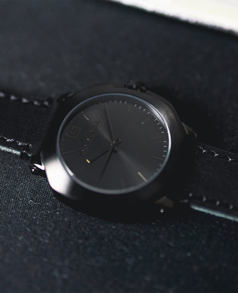Apex Phantom Black Sports Watch - Unleash Your Adventure - Korvel