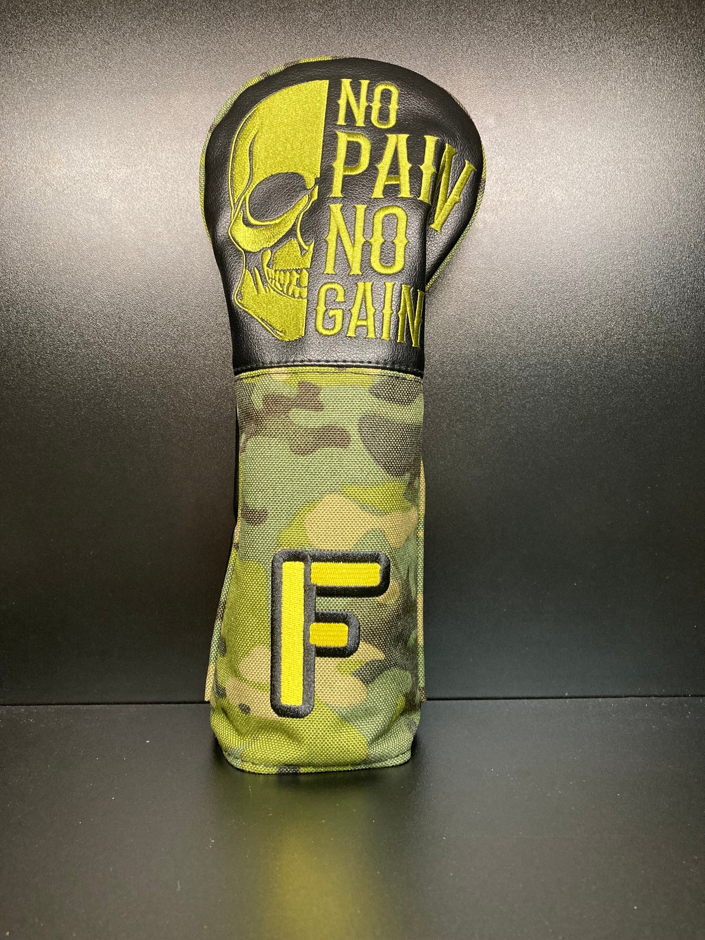 Funda de palo de golf con camuflaje de inspiración militar