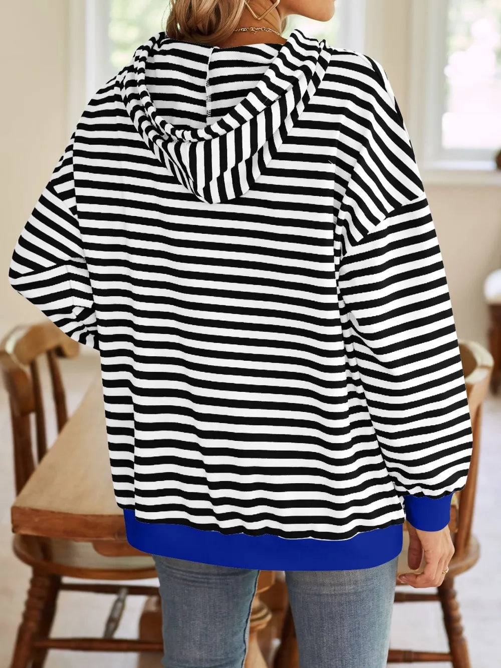 Sudadera con capucha a rayas suelta y casual