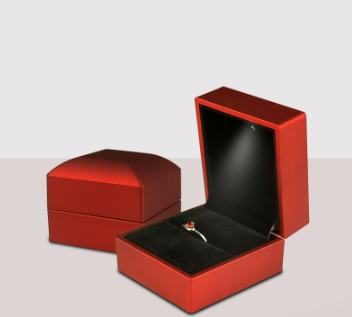 " Elegant LED Light Ring Box: Perfect for Engagement & Wedding Gifts - Keep Your Jewelry Safe & Secure!  & Secure!" - Korvel