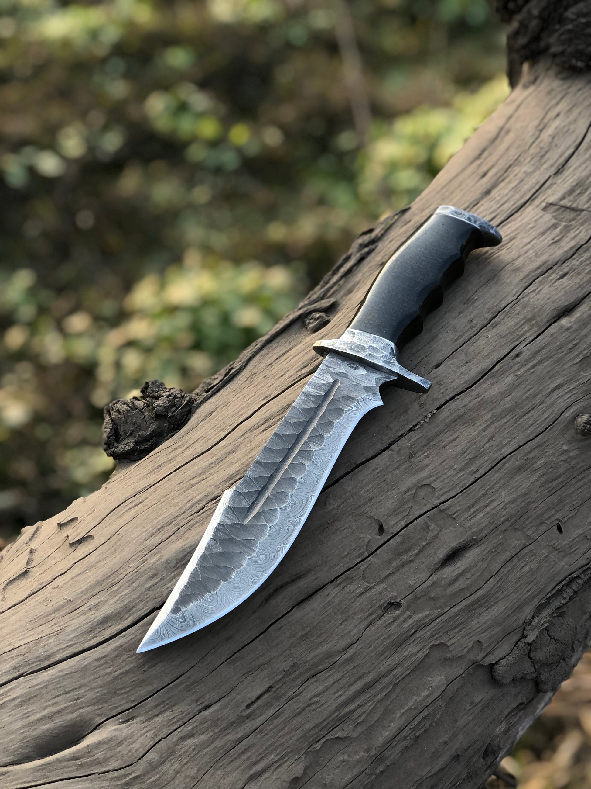 Premium 13" Handmade Bowie Knife – Damascus Steel Blade with Resin Horn Handle & Leather Sheath - Korvel