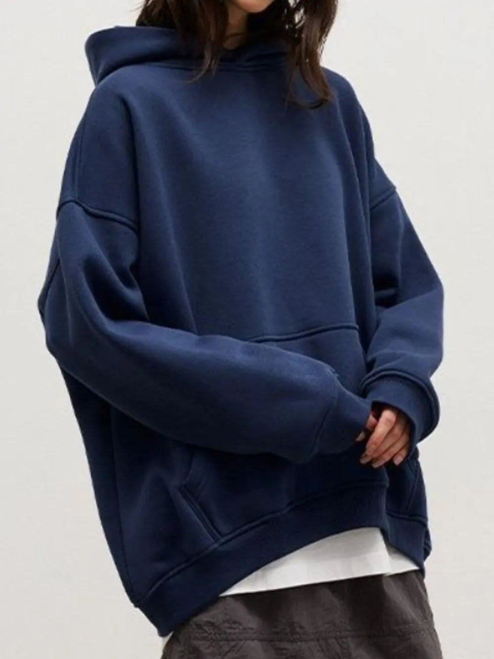 Hoodie à manches longues avec épaule tombante et poches