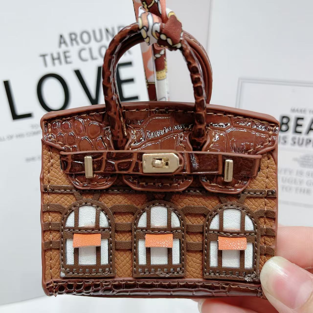 Small house bag mini window pendant headphone bag lipstick car key backpack backpack decoration - Korvel