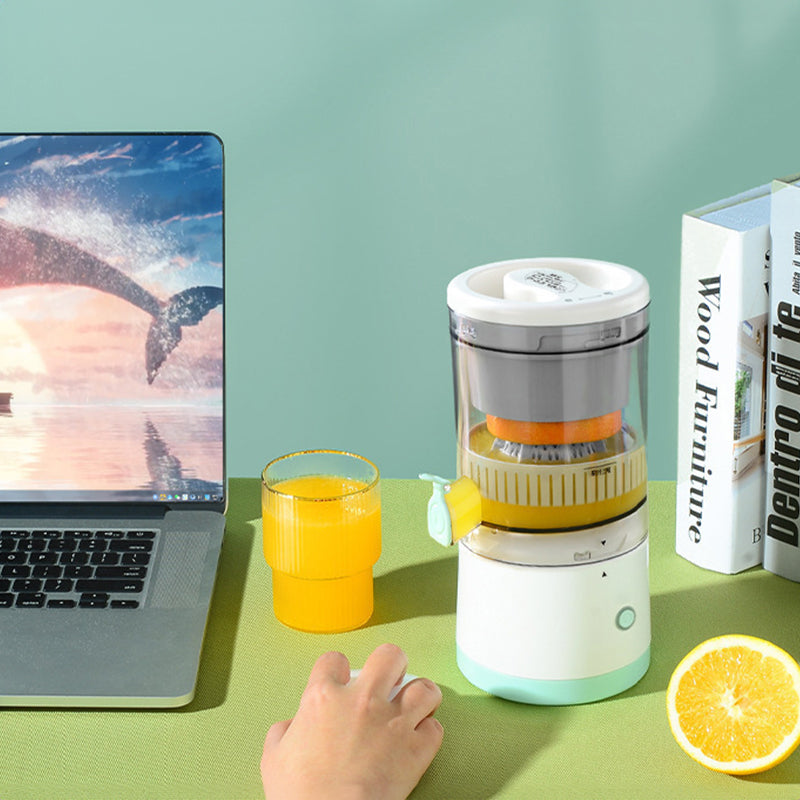 Portable USB - rechargeable slow juicer for oranges, lemons & other fruits. A handy electric blender for home kitchens. - Korvel