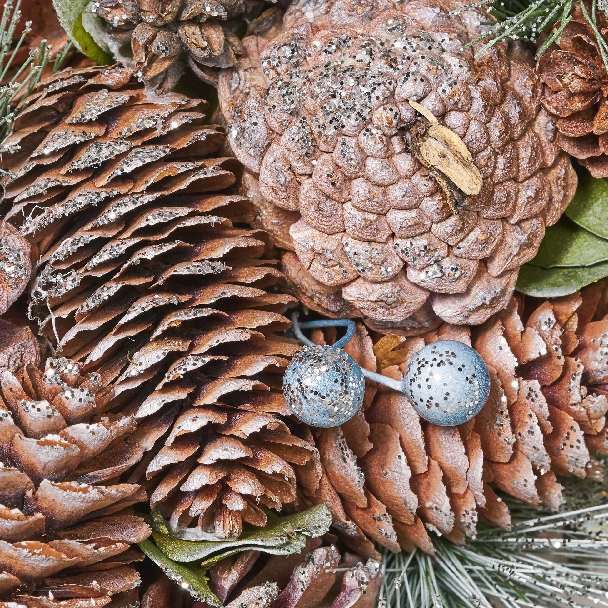18.5'' PINE CONE WREATH - Korvel