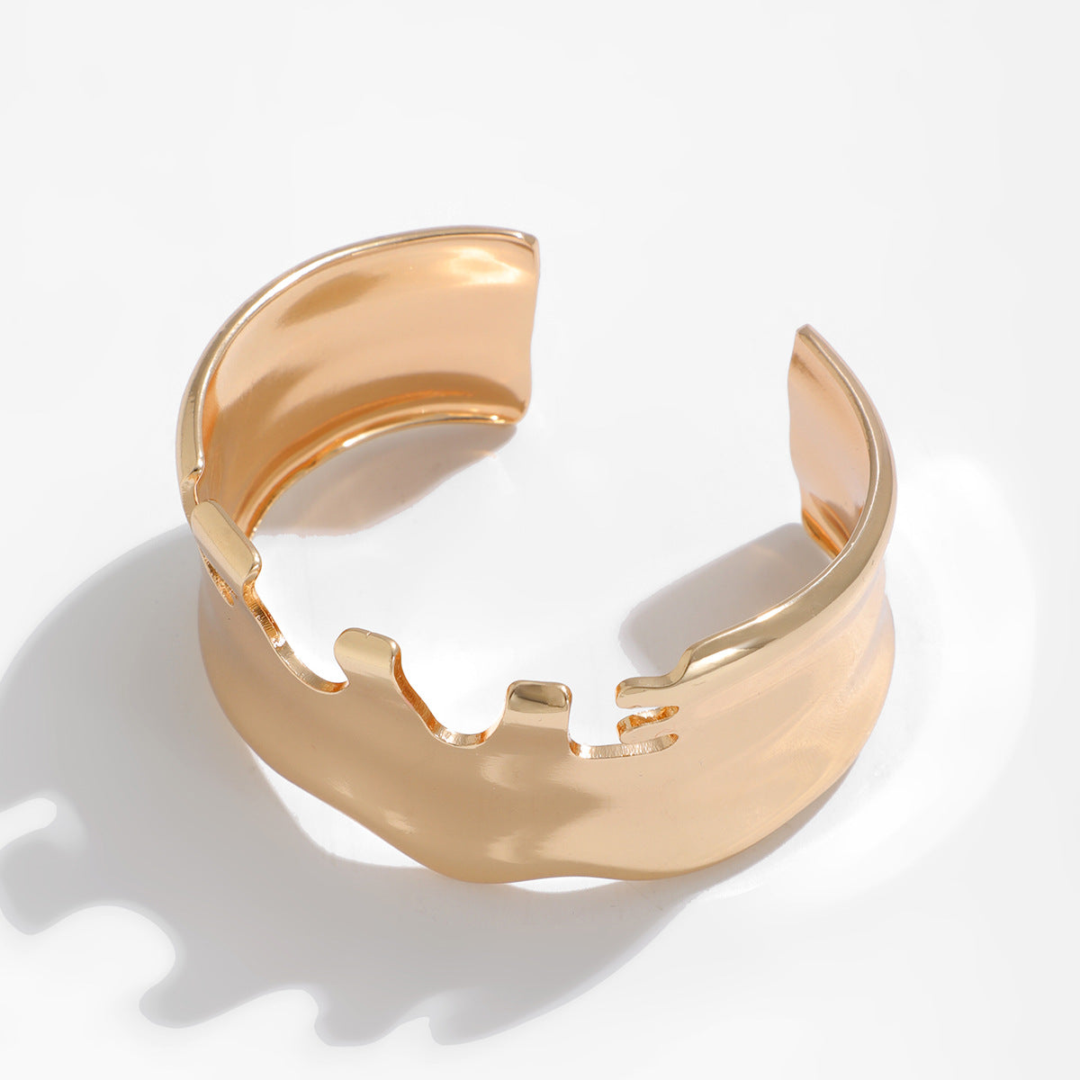 Versatile Irregular Opening Bracelet in Metal Style