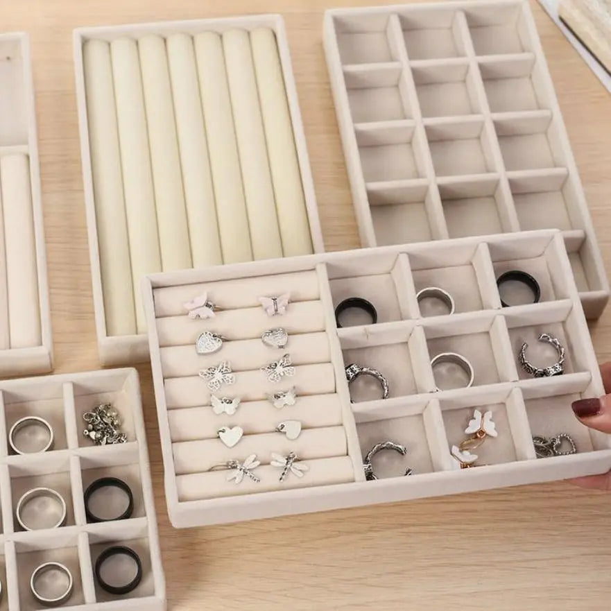 Plush jewelry storage box jewelry box rings earrings bracelets necklaces storage display shelf - Korvel