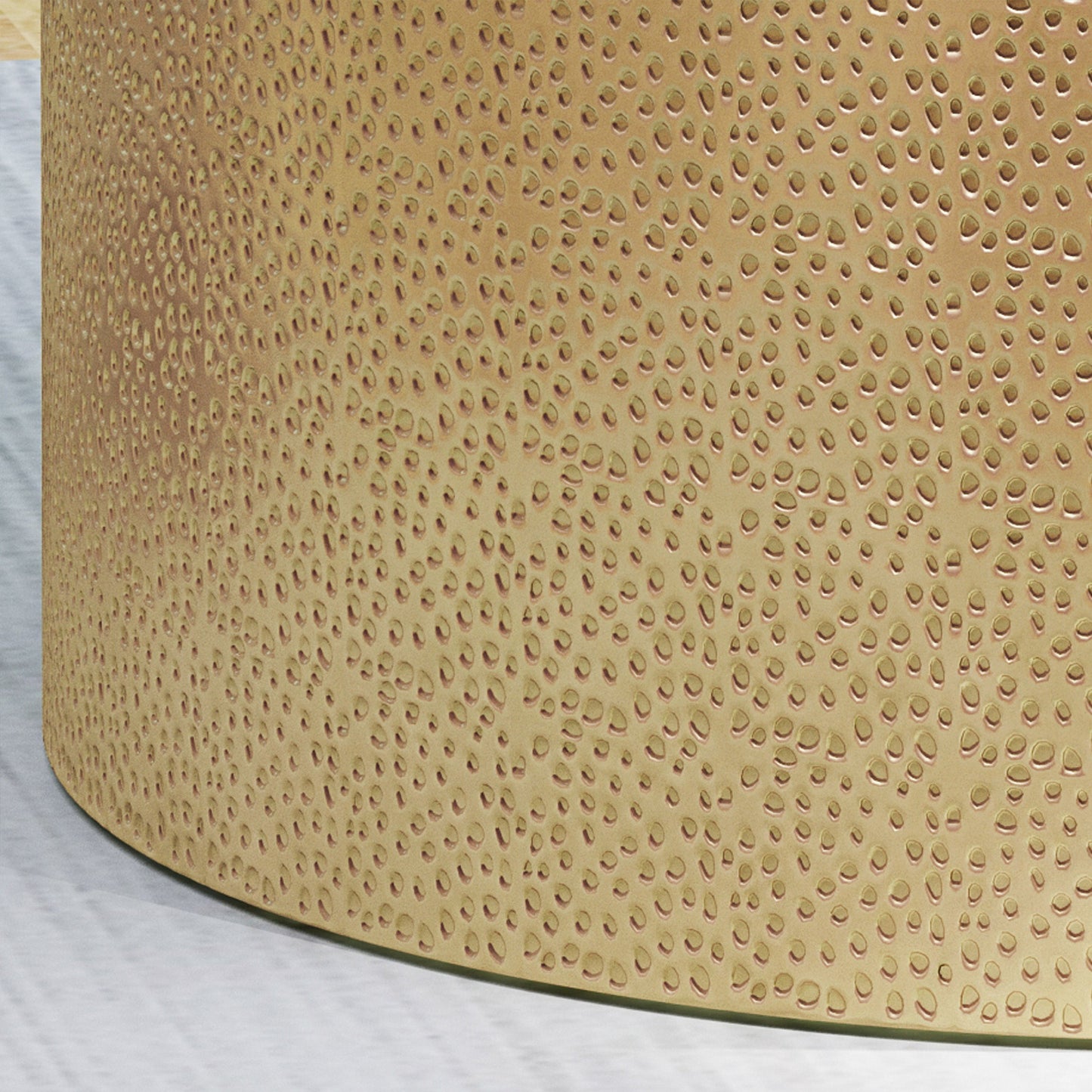 Table basse en métal doré élégant
