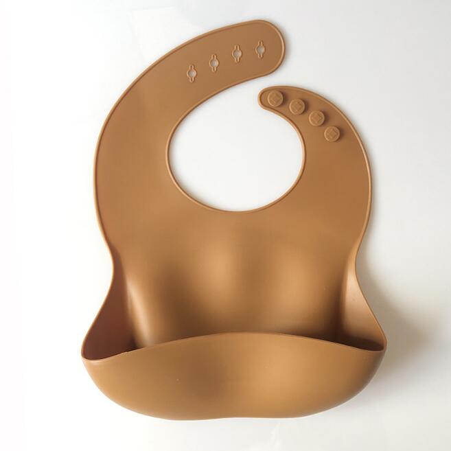 Bibs de alimentación de silicona a la moda para recién nacidos