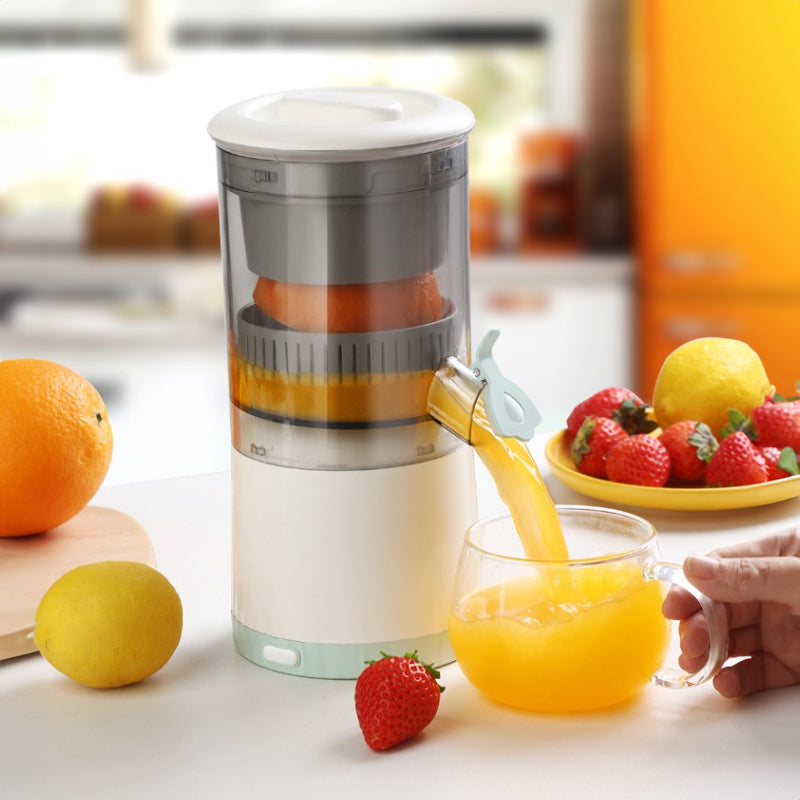 Portable USB - rechargeable slow juicer for oranges, lemons & other fruits. A handy electric blender for home kitchens. - Korvel