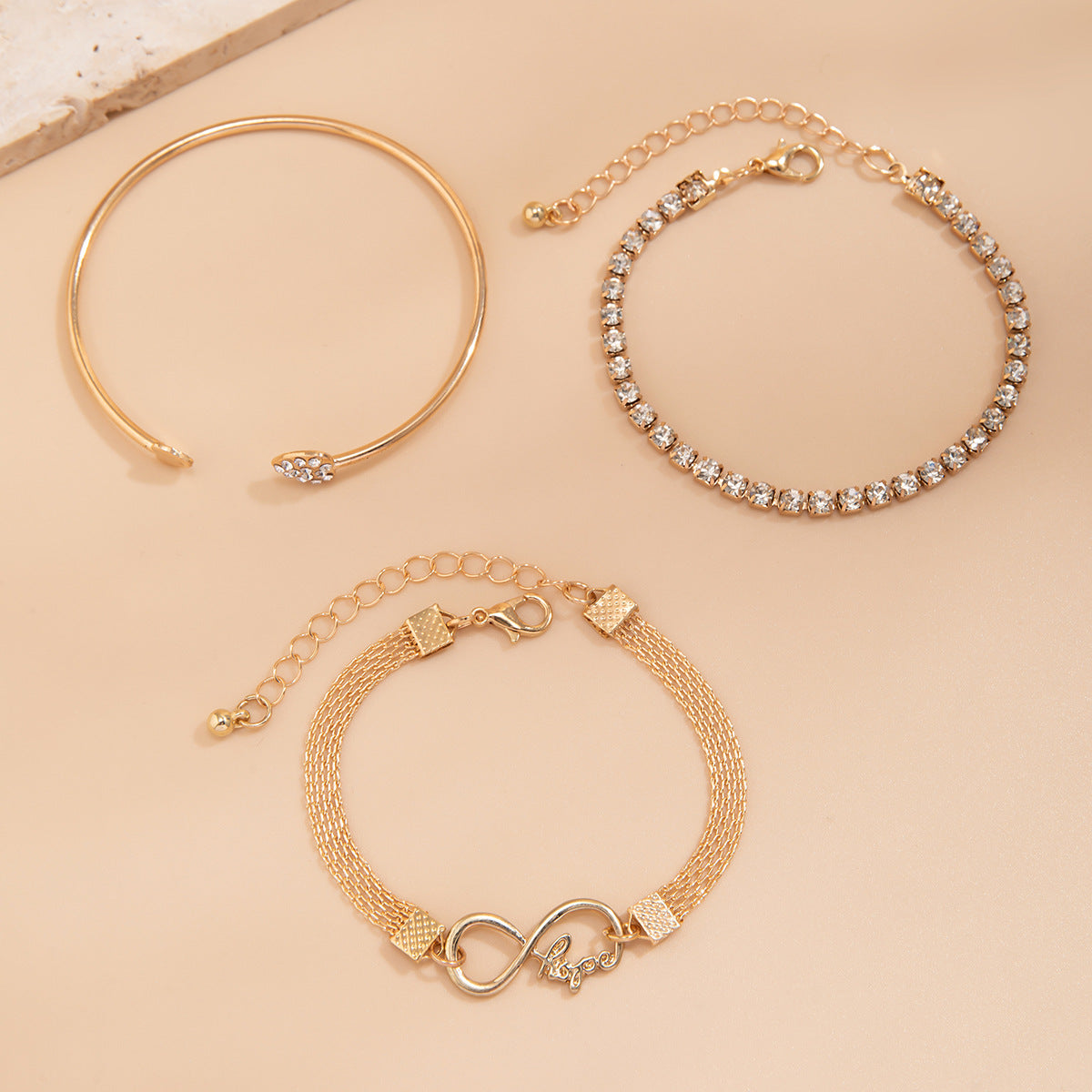 Bracelet en chaîne en diamant en forme de cœur élégant pour femmes