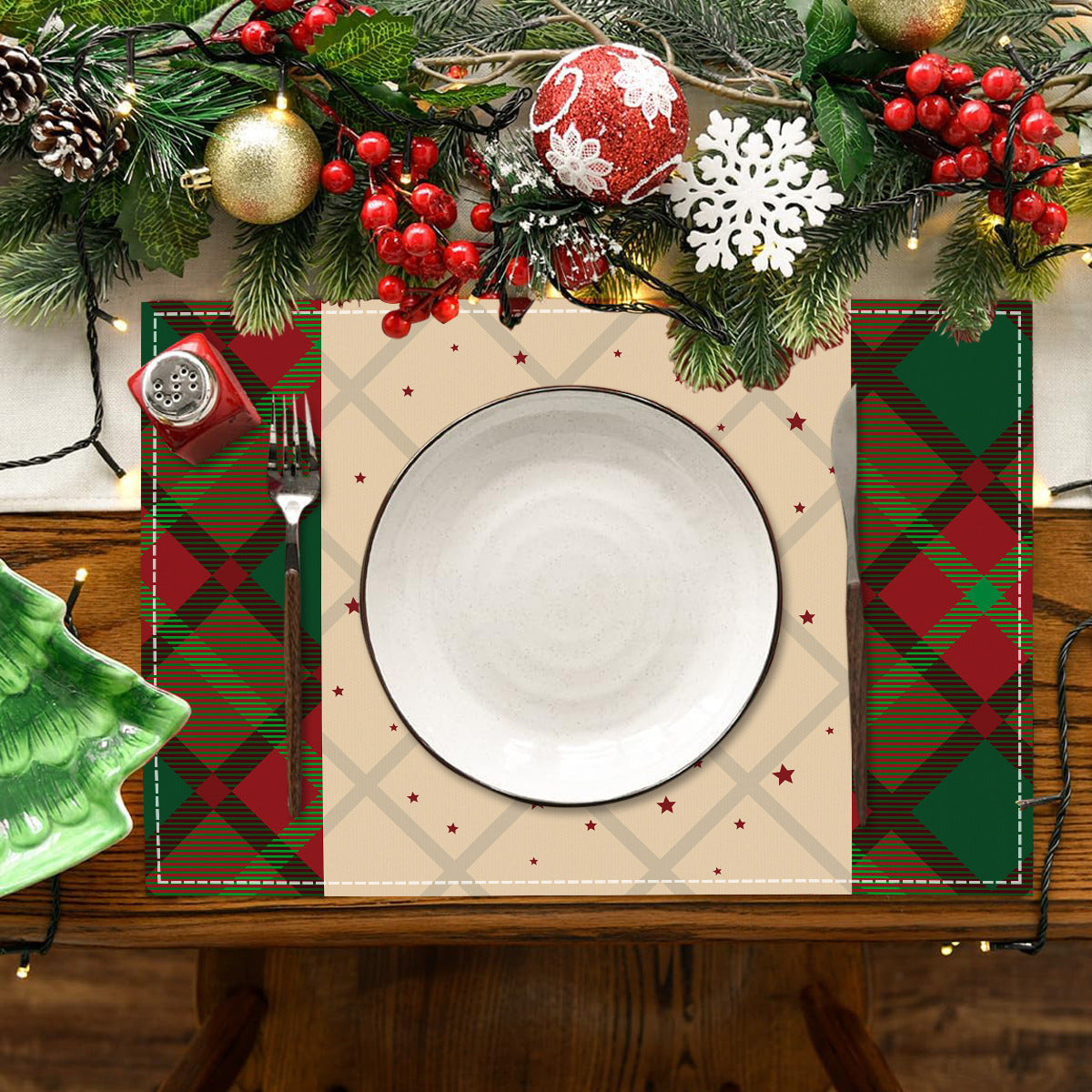 Christmas table mat with white linen snowman checkered print - Korvel