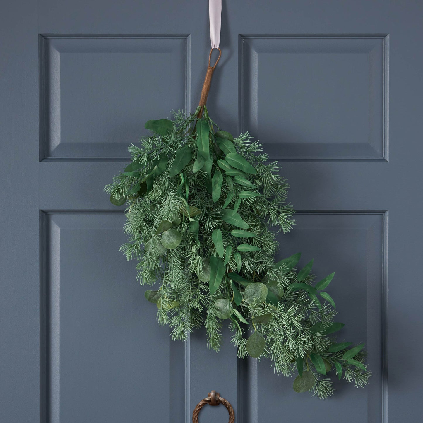 32.5" LEAVES TEARDROP WREATH - Korvel