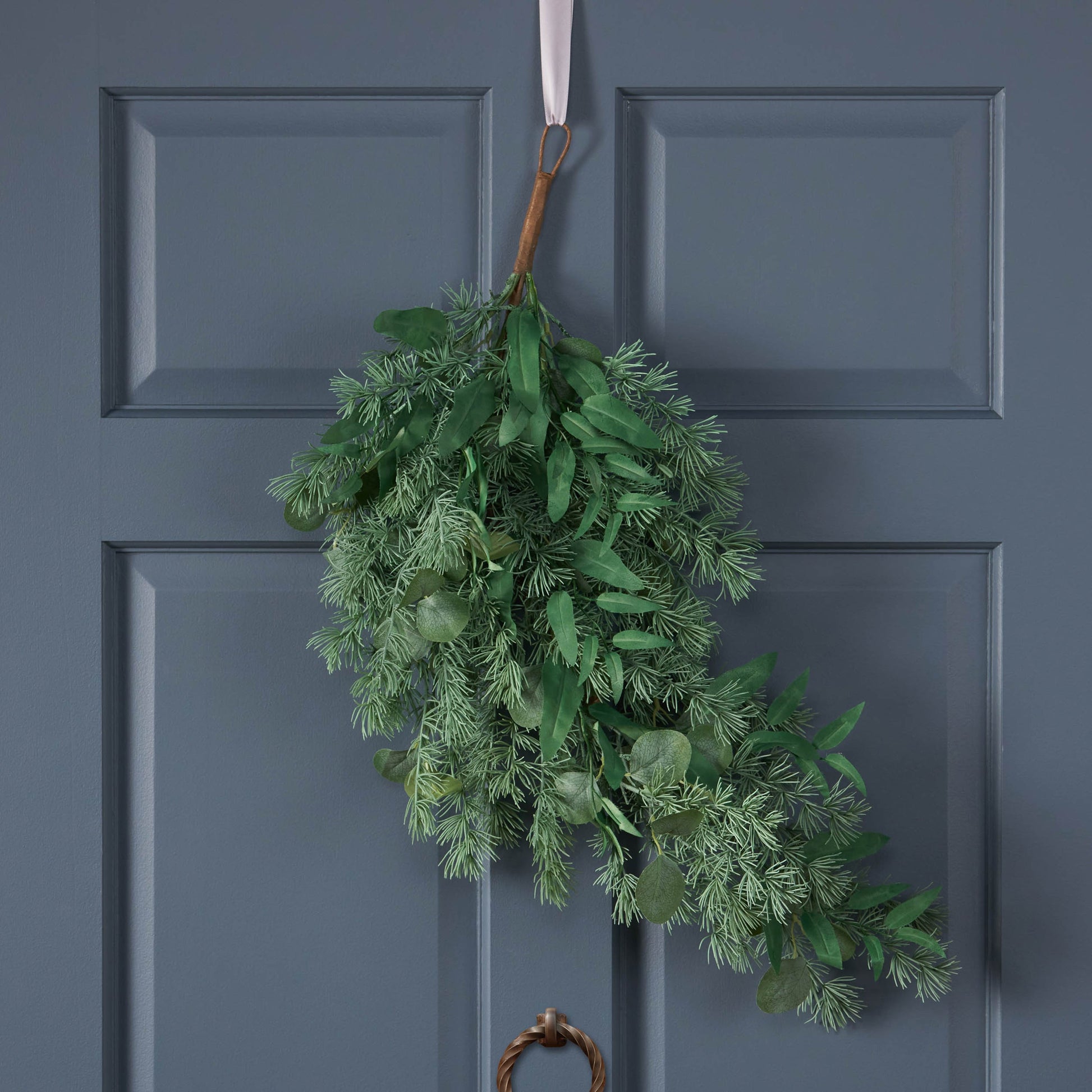 32.5" LEAVES TEARDROP WREATH - Korvel