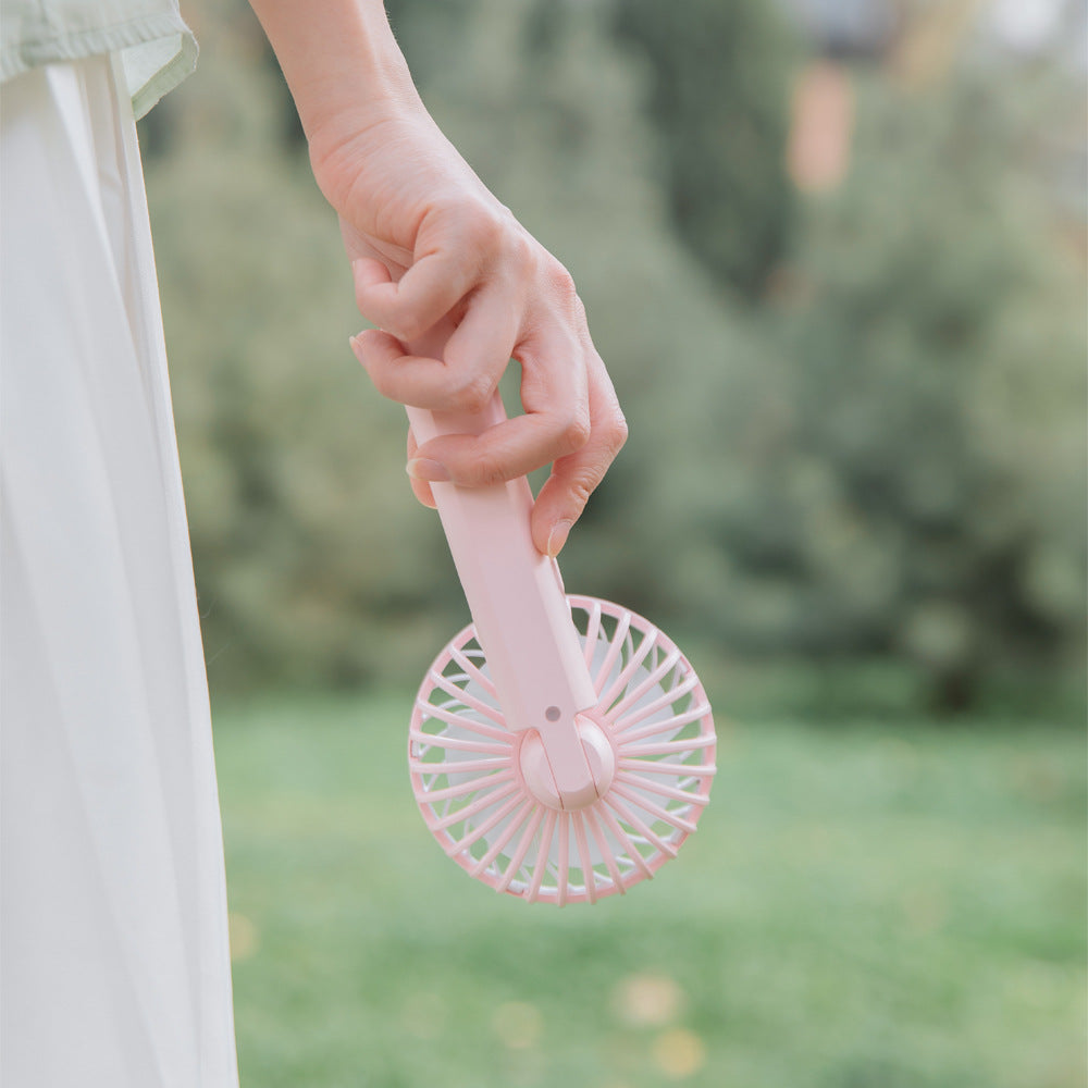 New Rotary Spray Fan USB Rechargeable Mini Humidifier Portable Silent Shaking Head Fan - Korvel