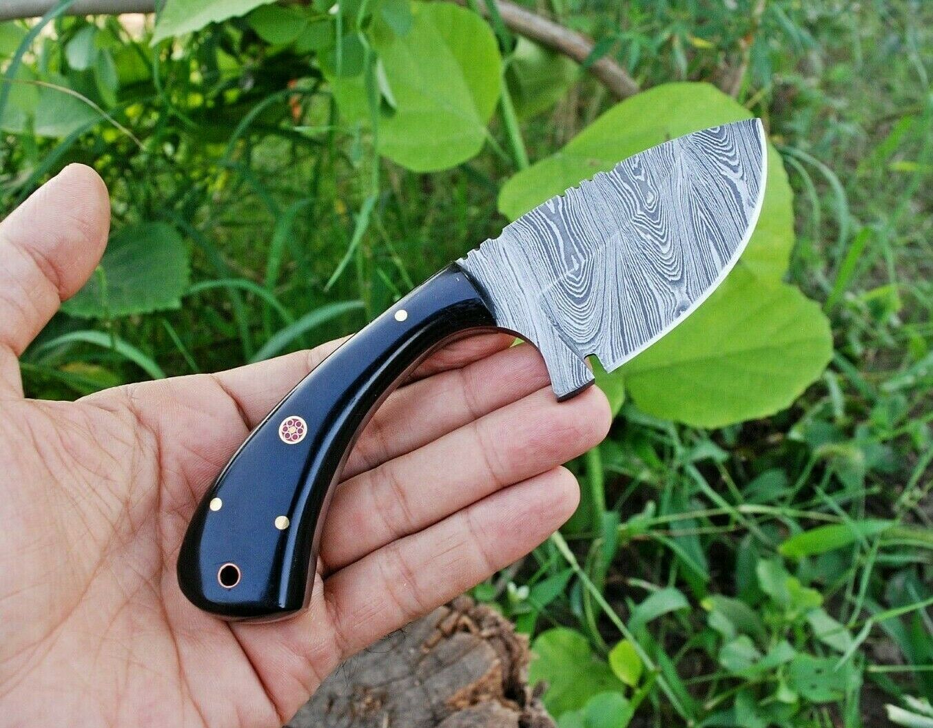 Premium Handmade Damascus Steel Skinning Knife for Outdoor Enthusiasts - Korvel