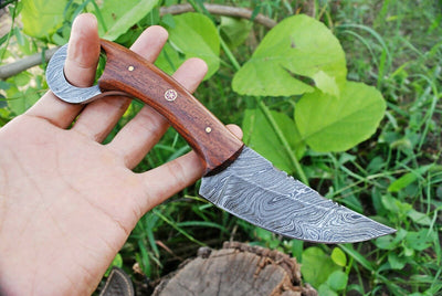 Premium Custom Damascus Steel Hunting Knife for Outdoor Adventures - Korvel