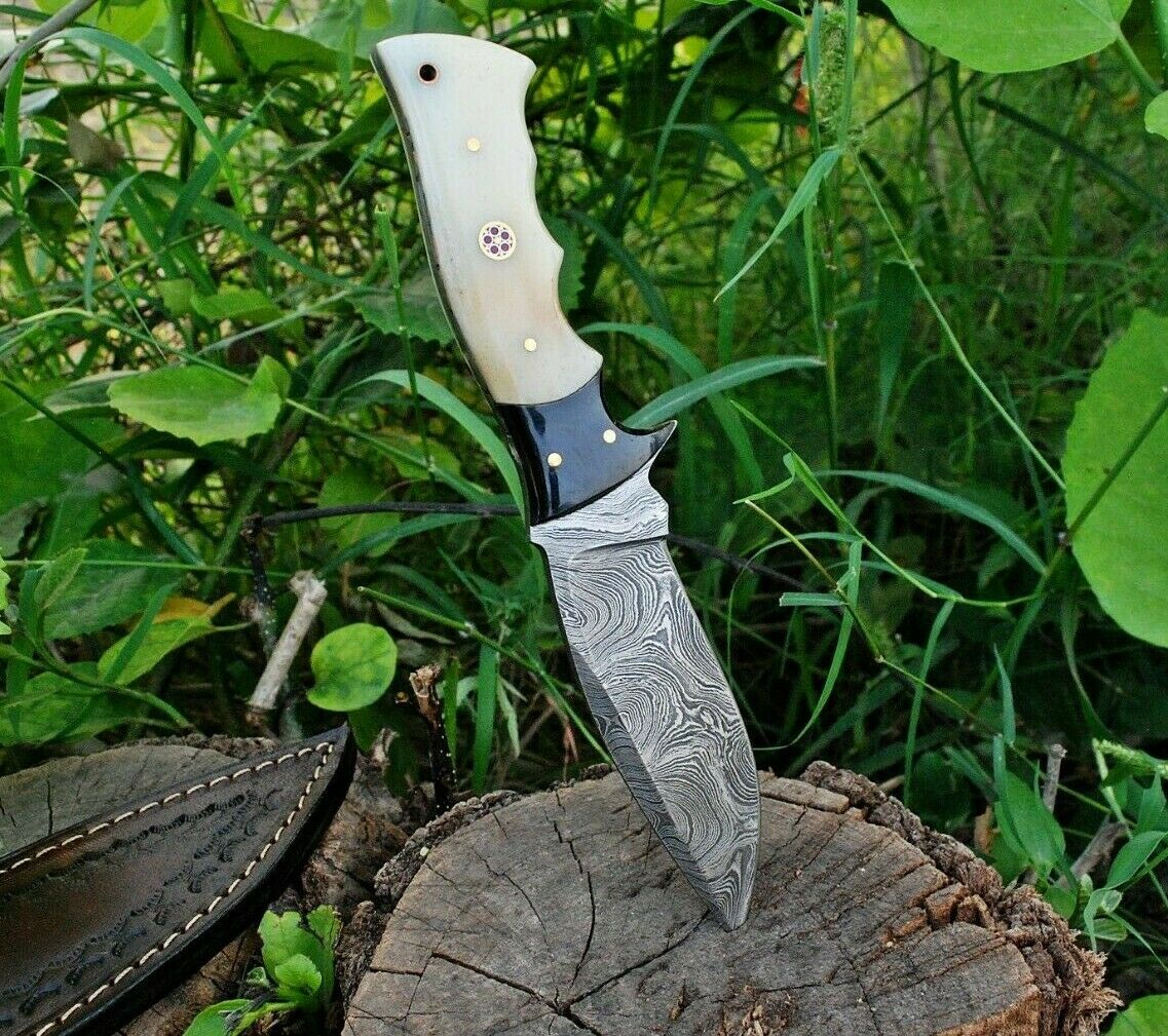 Artisan Crafted Damascus Steel Hunting Knife - Korvel
