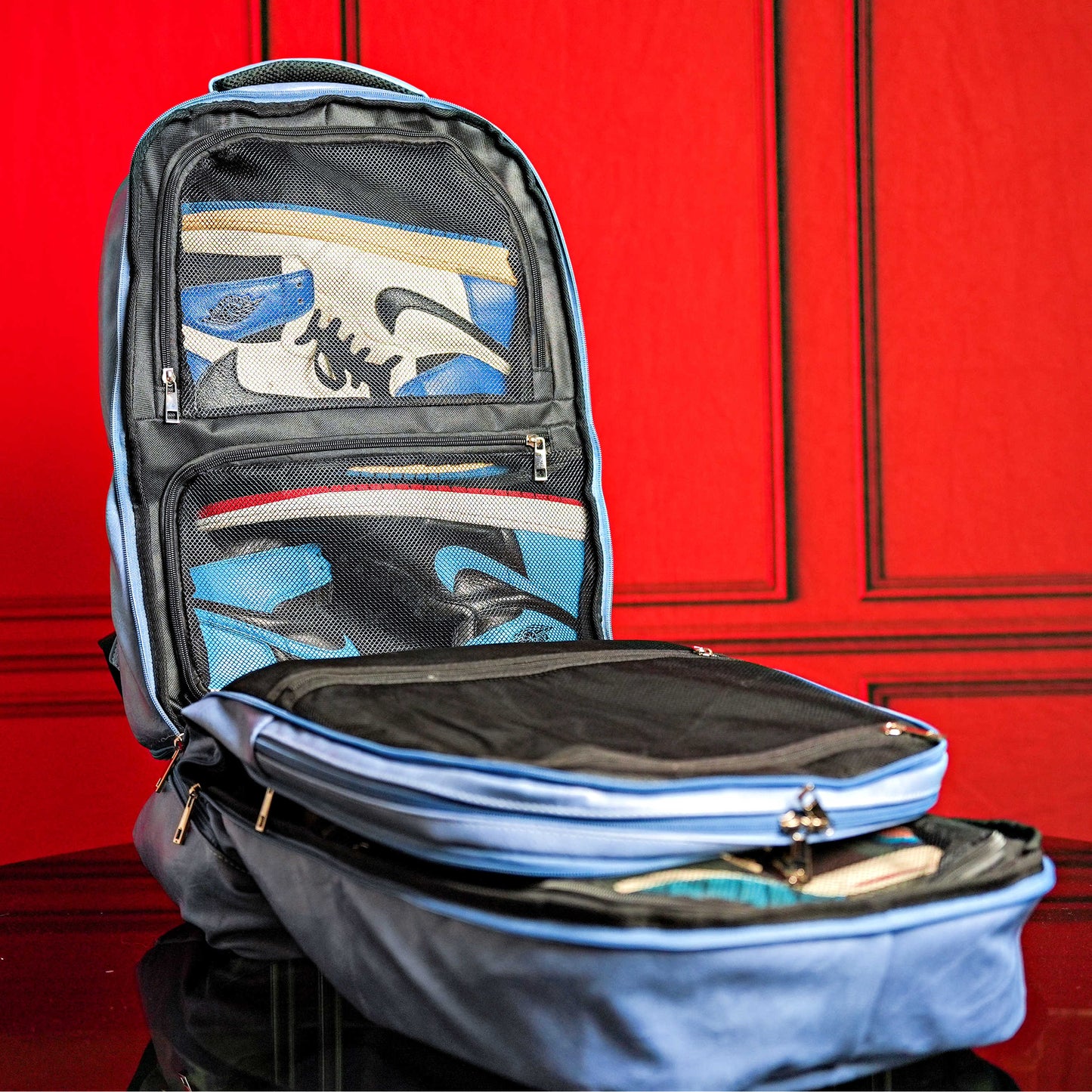 Elegante mochila de mano de cuero azul bebé para viajeros