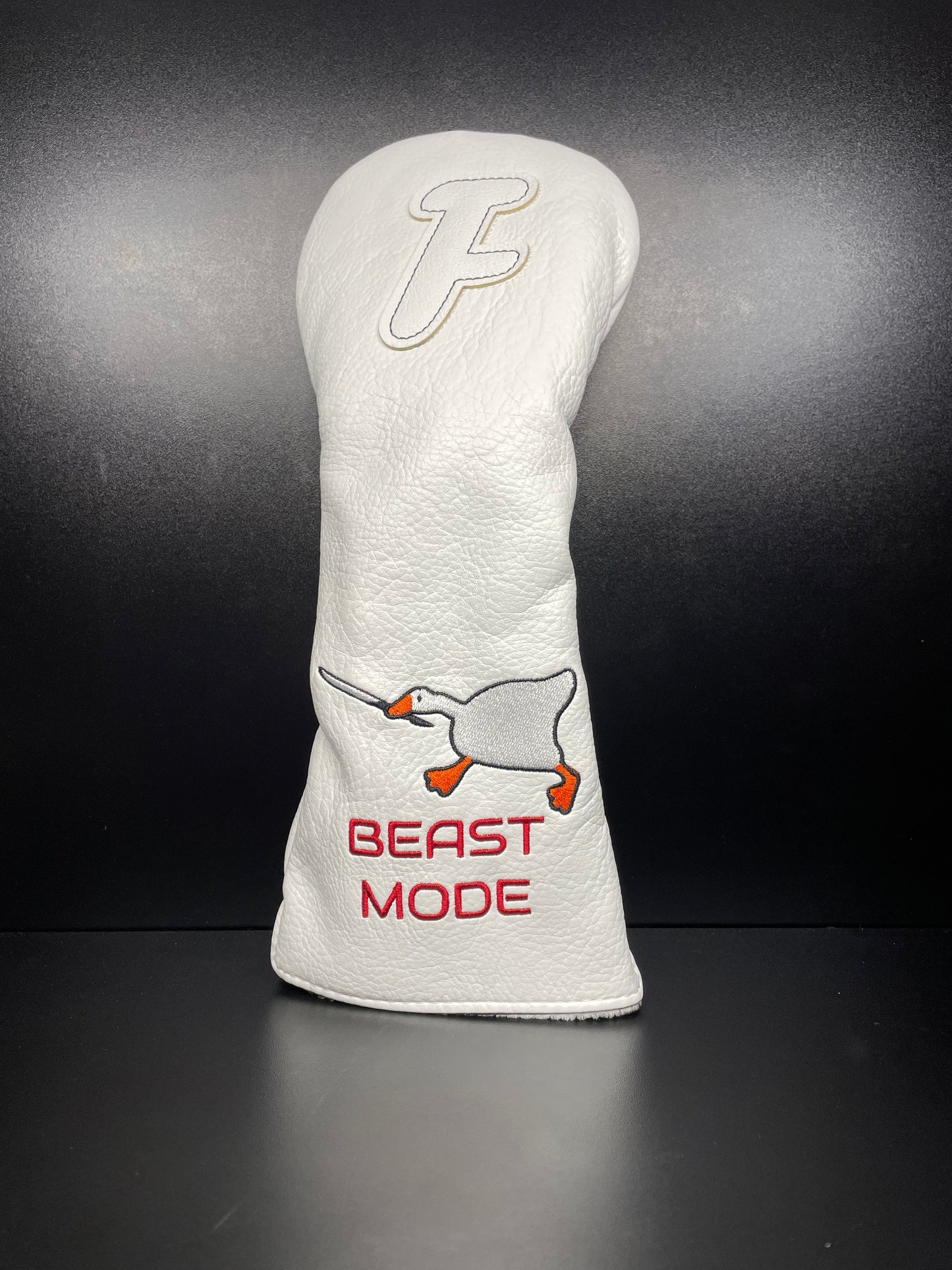 Libérez le champion qui sommeille en vous avec le couvre-club de golf Beast Mode