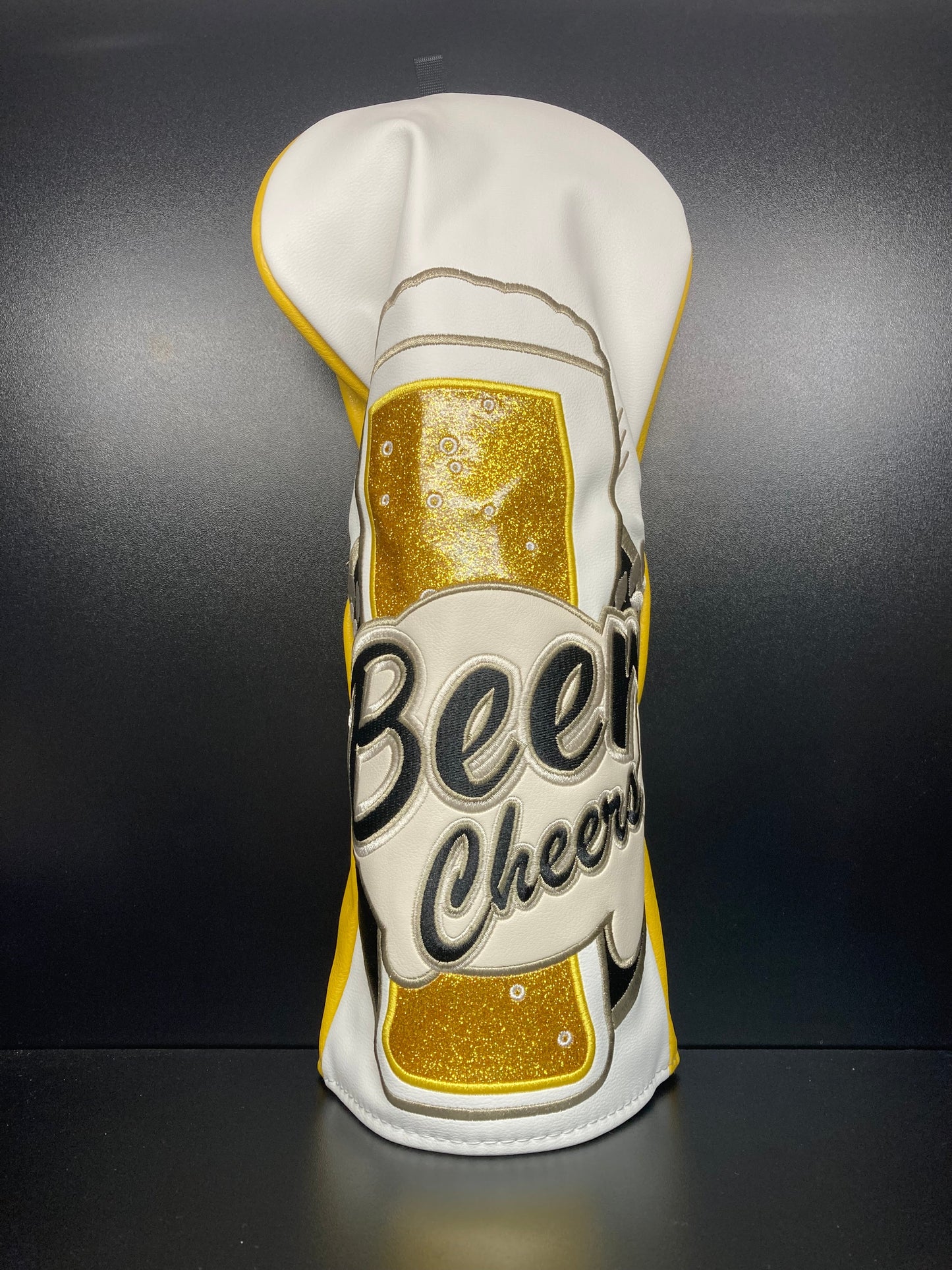 ¡Salud por el golf!: Divertida funda para taza de cerveza