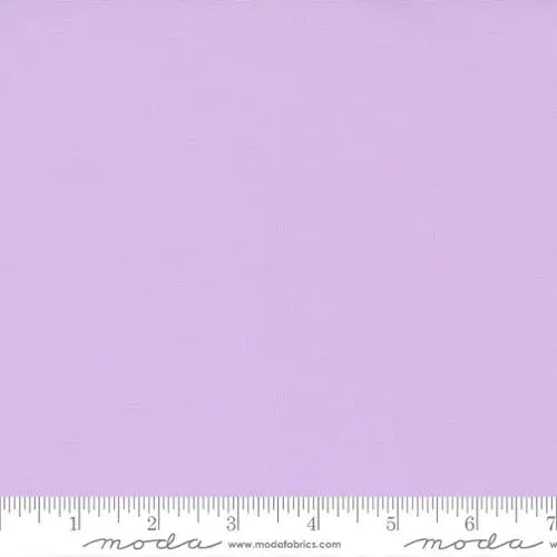 Tissu en coton Bella Solids Freesia Lavande - 44"/45" par yard