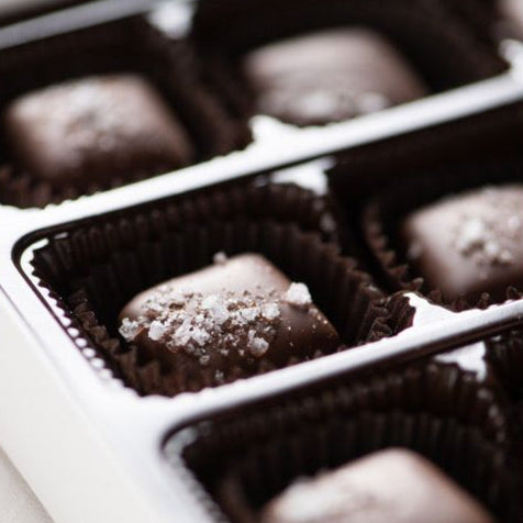 Caja de regalo de caramelos de chocolate y sal marina