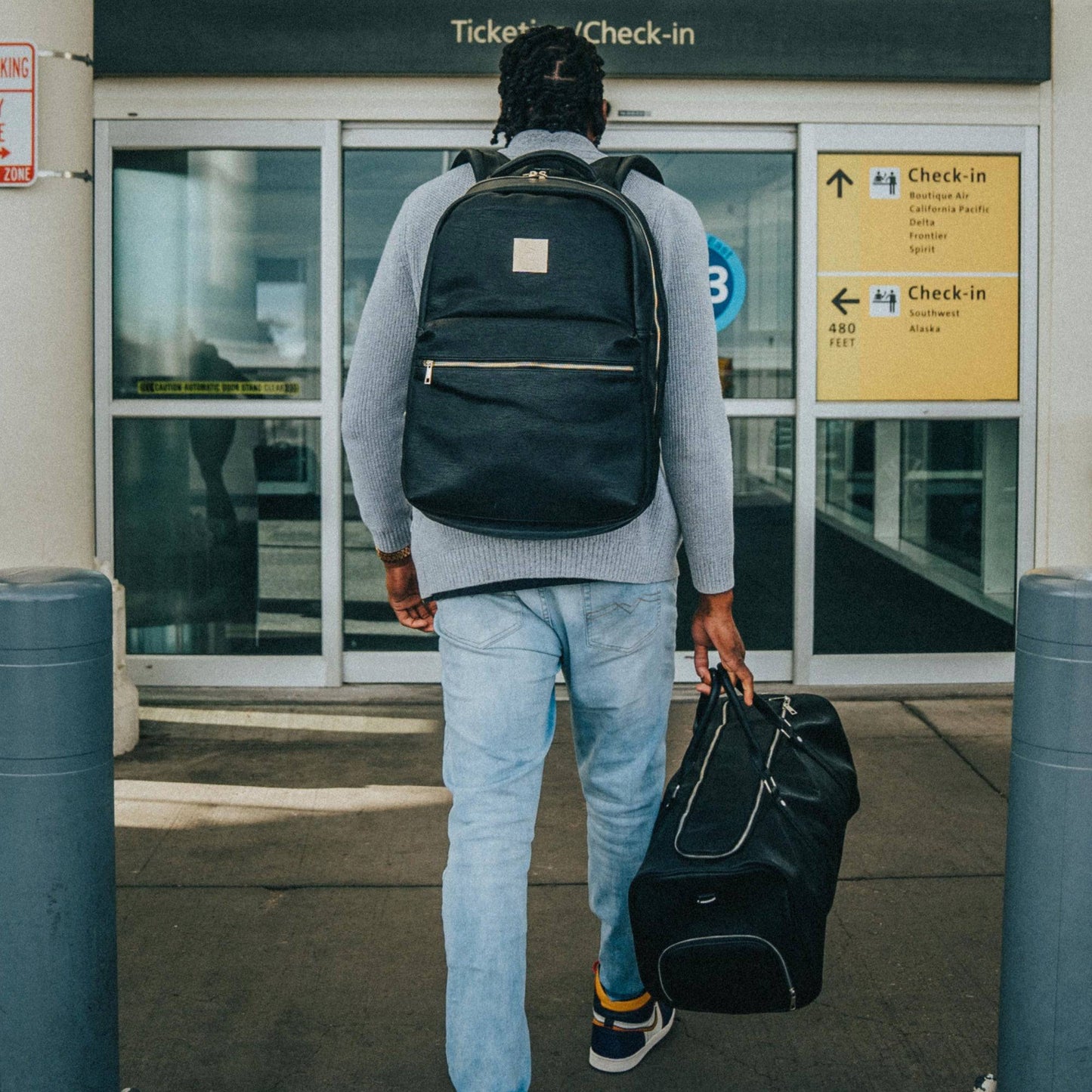 Bolso de viaje de cuero negro