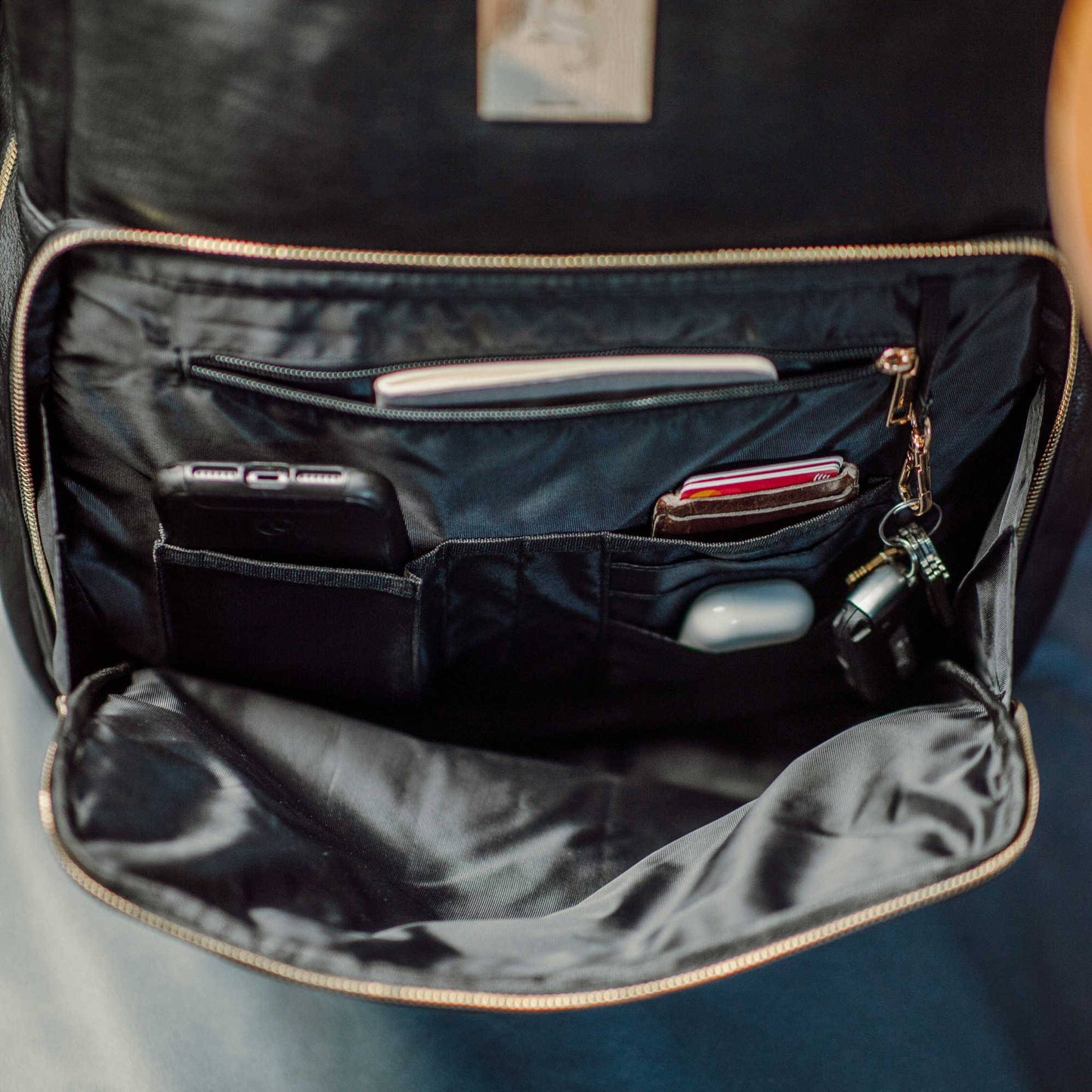 Bolso de viaje de cuero negro
