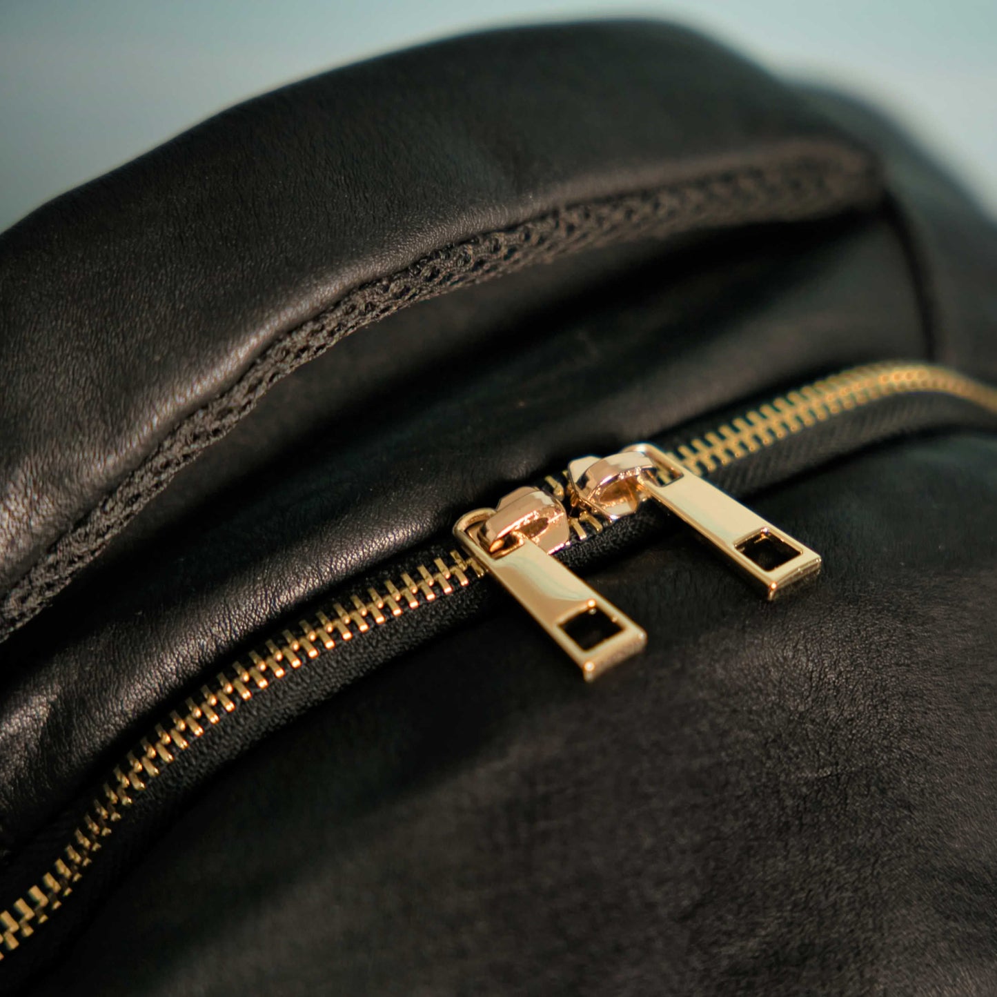 Bolso de viaje de cuero negro