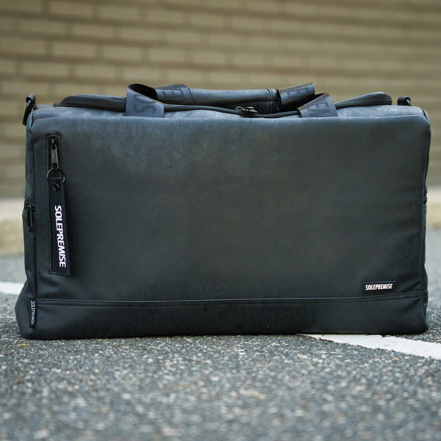 Bolsa de deporte de cuero negro