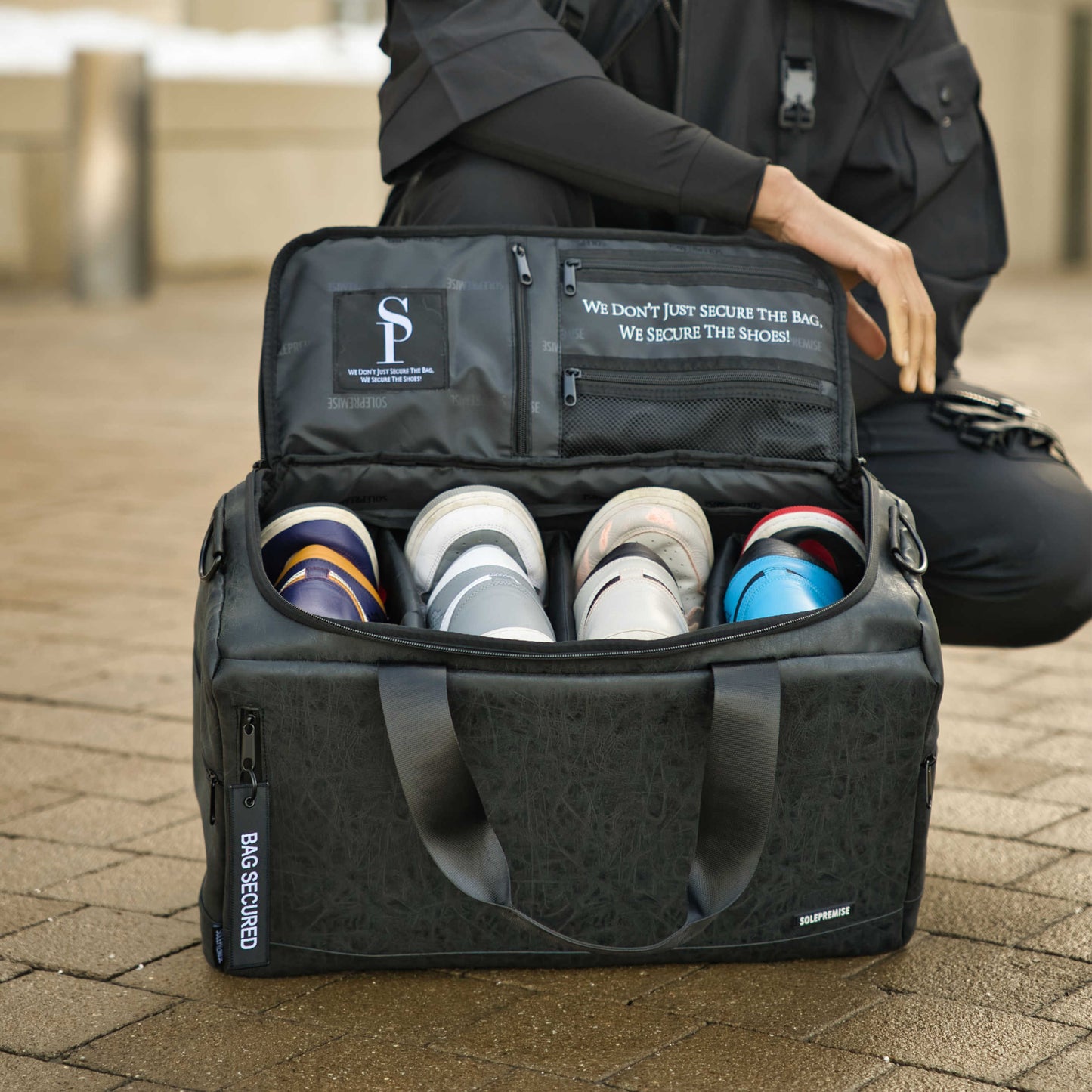 Bolsa de deporte de cuero negro