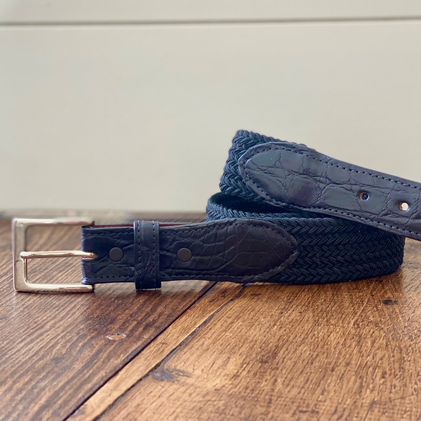 El Cinturón Elástico en Negro - Accesorio Premium Hecho a Mano