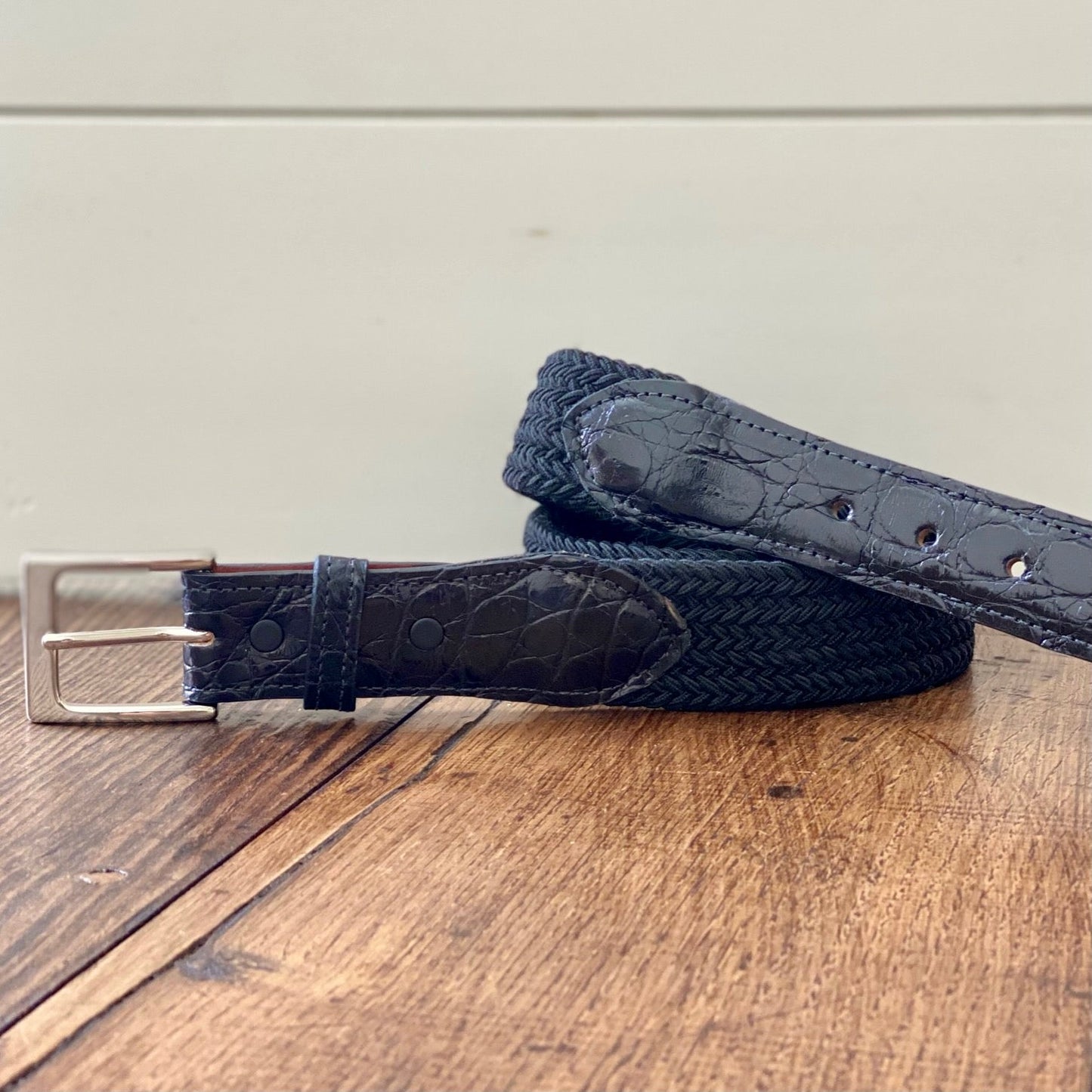 El Cinturón Elástico en Negro - Accesorio Premium Hecho a Mano