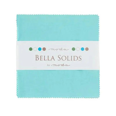 Paquete de Charm Precuts Blue Bella Solids Egg Blu