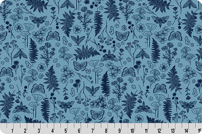 Tela de Cuddle para Acolchar Blue Whispering Blooms por Yarda
