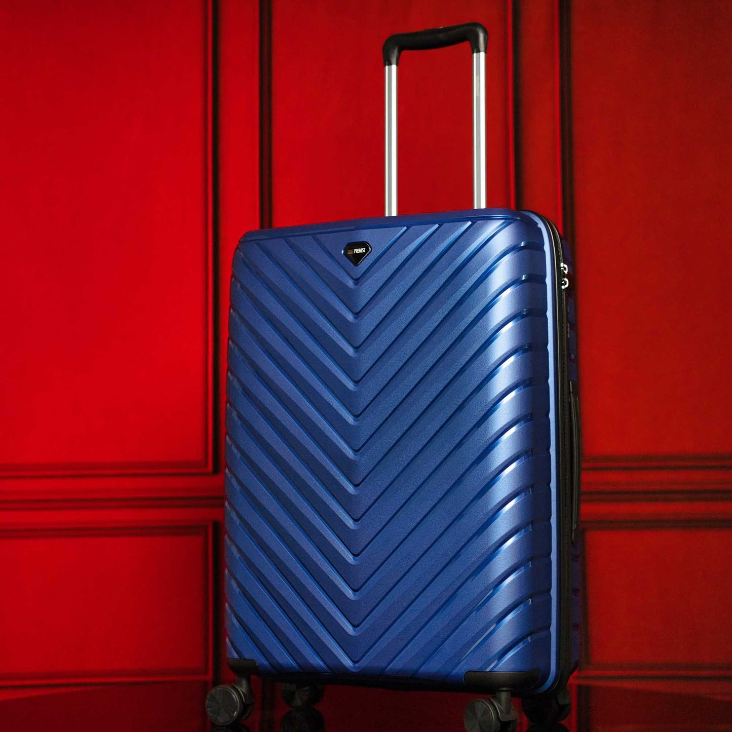Compact 20-Inch Blue Hardcase Spinner Luggage with 360° Mobility - Korvel