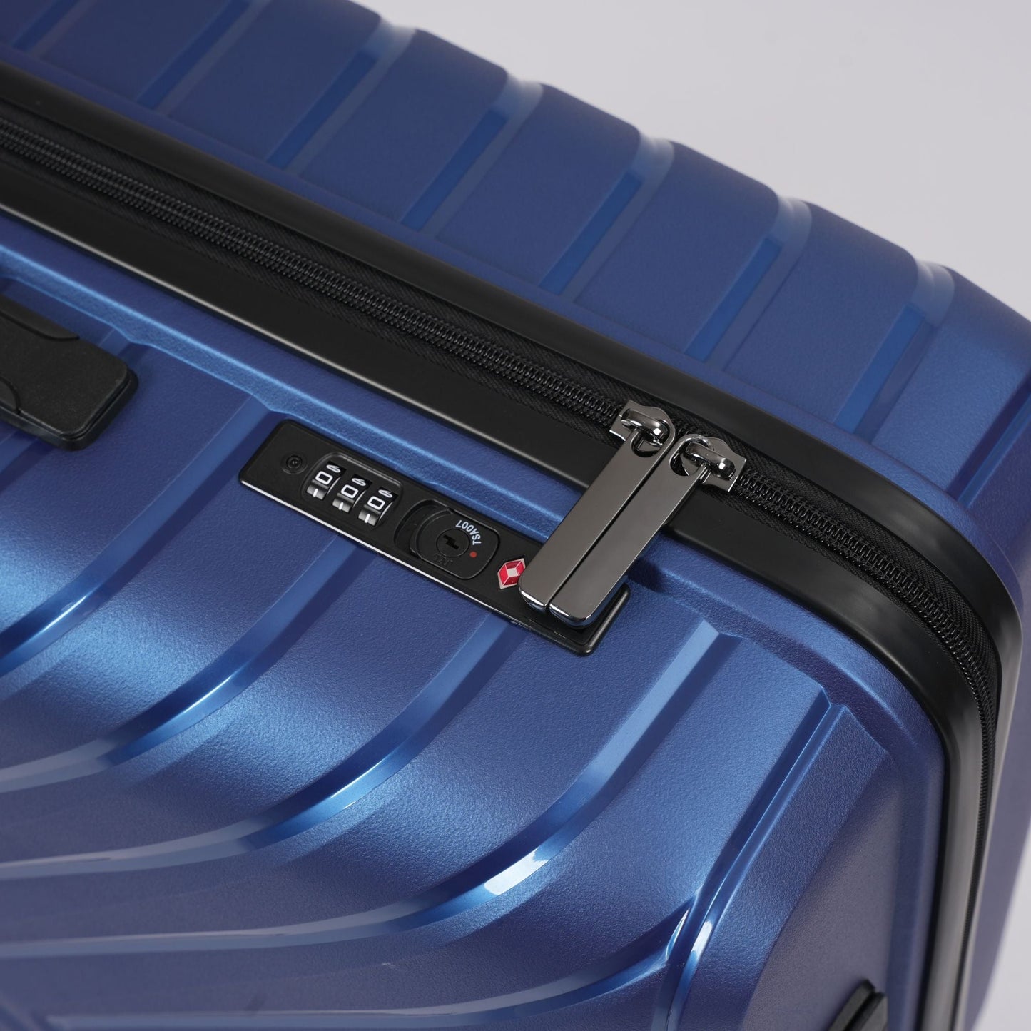Compact 20-Inch Blue Hardcase Spinner Luggage with 360° Mobility - Korvel